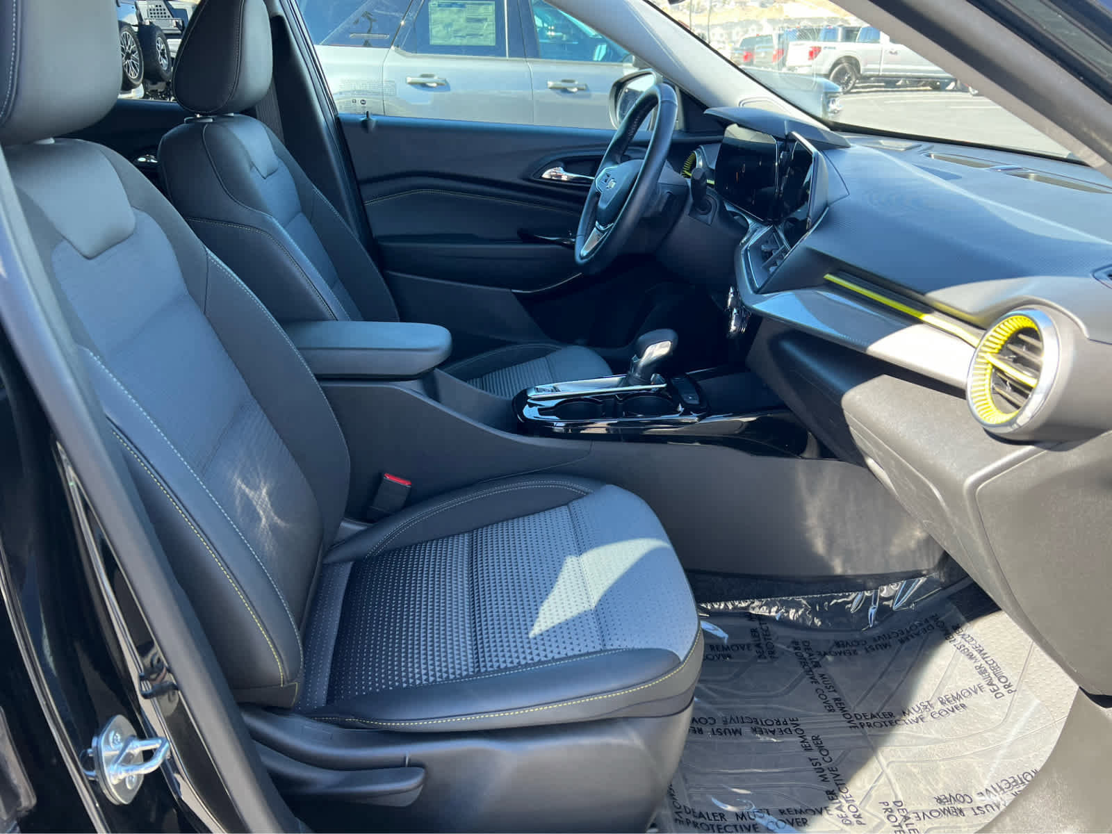 Used 2024 Chevrolet Trax LT w/ Driver Confidence Package image 17