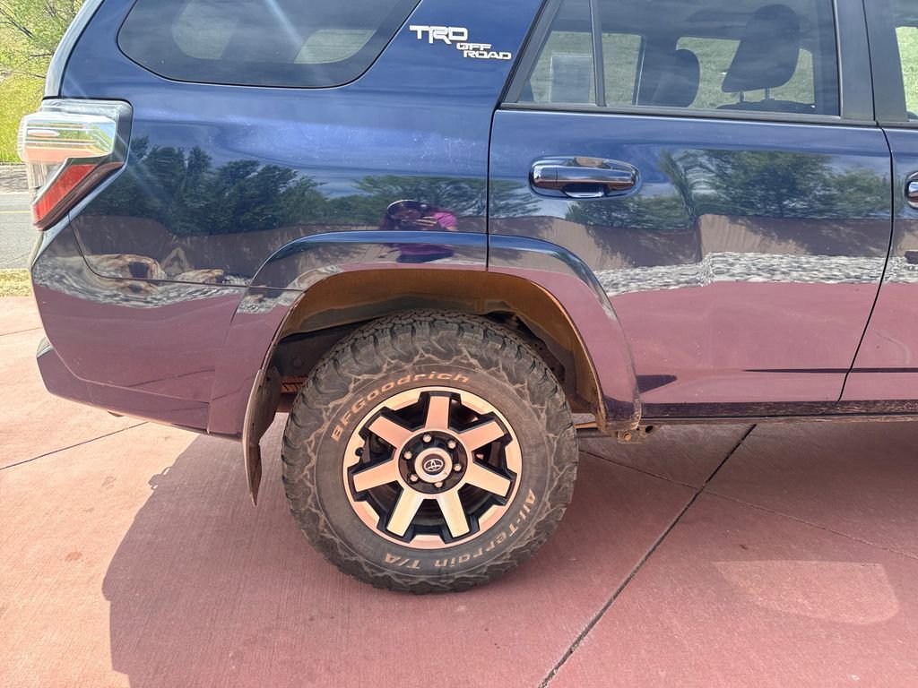 Used 2018 Toyota 4Runner TRD Off-Road Premium AWD/4WD image 38