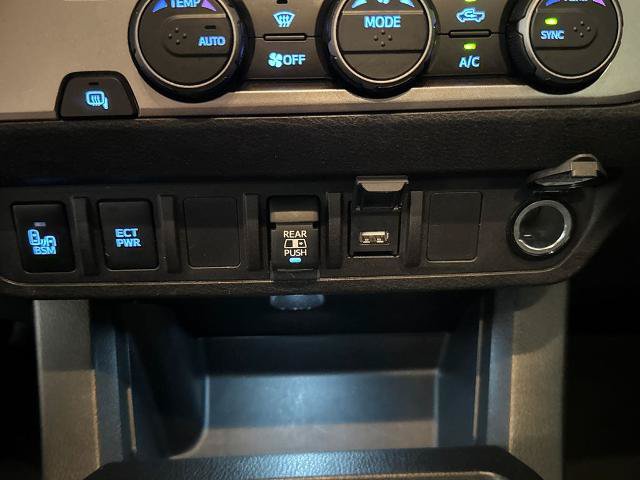 Used 2022 Toyota Tacoma SR5 w/ Technology Package RWD image 28