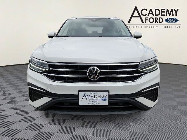 Used 2023 Volkswagen Tiguan SE FWD image 2