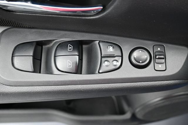 Used 2023 Nissan Kicks SV FWD image 15