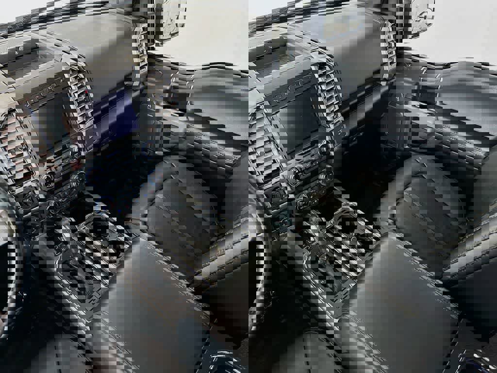 Certified 2020 Ford F150 Platinum w/ Equipment Group 701A Luxury image 14