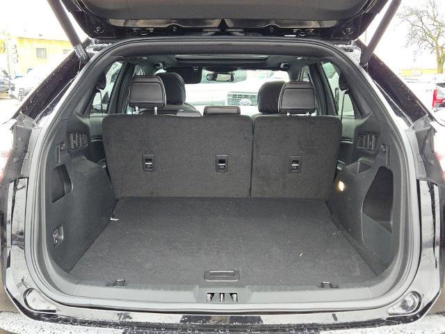 Certified 2022 Ford Edge ST-Line w/ Class II Trailer Tow Package image 16