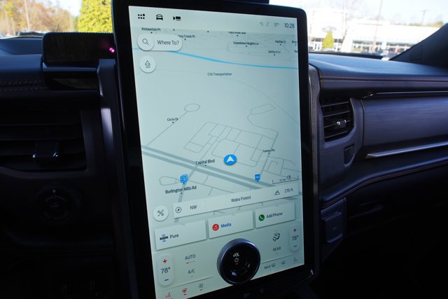 Certified 2023 Ford Expedition Platinum image 31