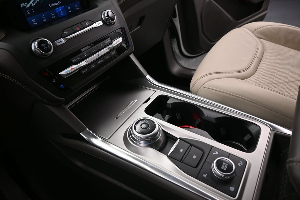 Certified 2020 Ford Explorer Platinum w/ Premium Technology Package AWD/4WD image 18