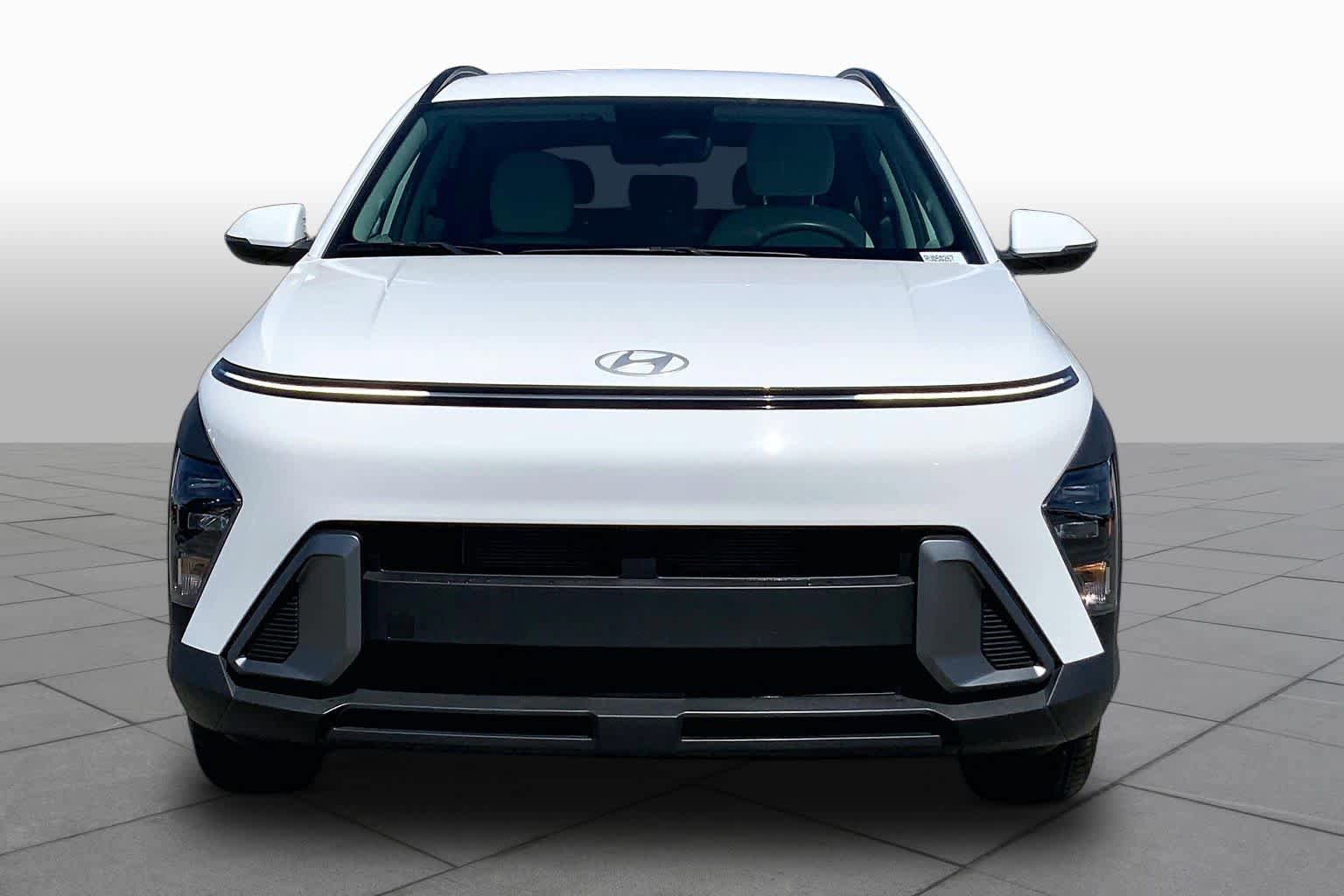 Used 2024 Hyundai Kona SEL FWD image 4
