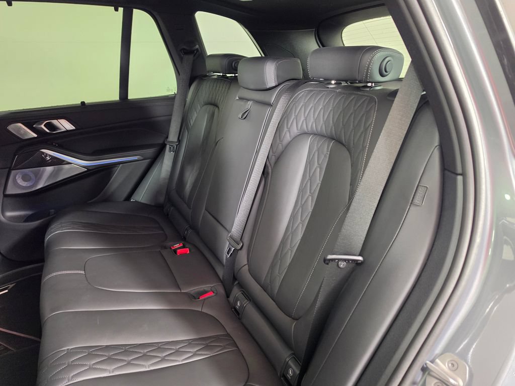 Used 2024 BMW X5 M60i AWD/4WD image 17