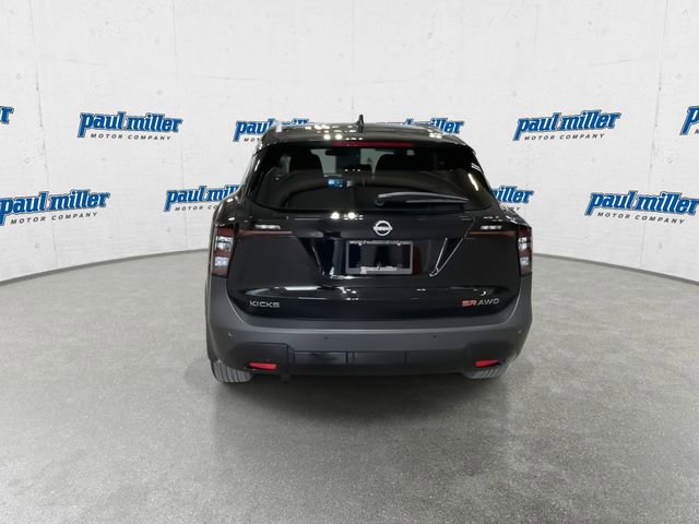 Used 2025 Nissan Kicks SR AWD/4WD image 9