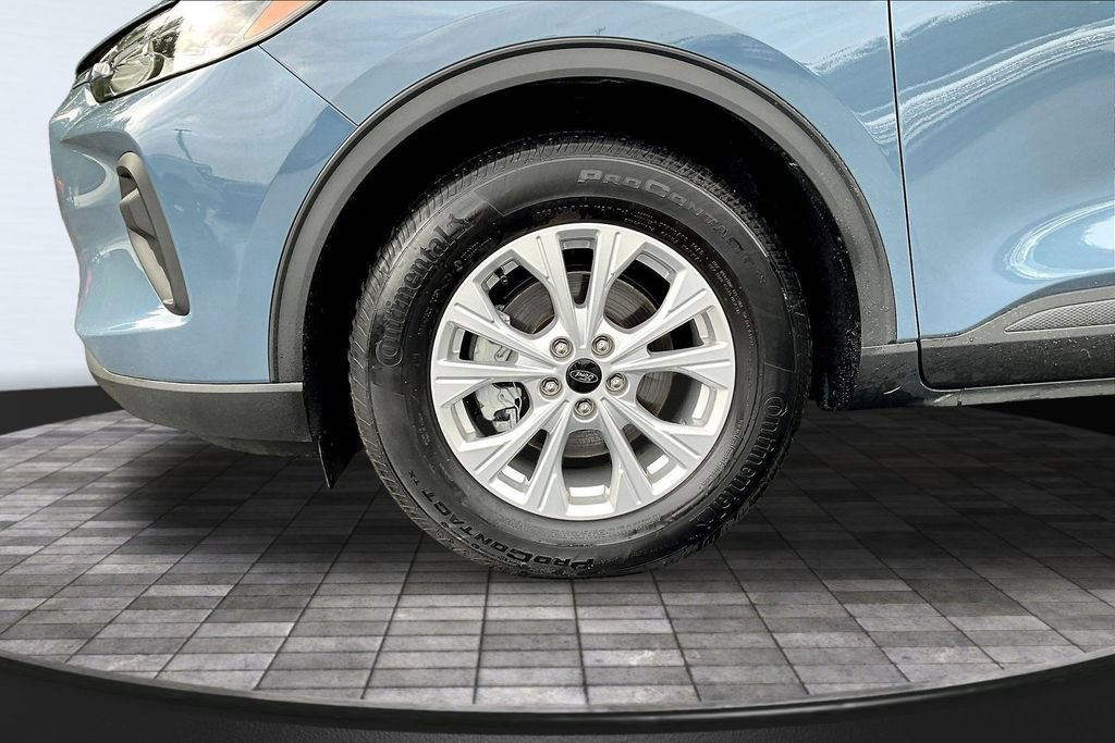 Certified 2025 Ford Escape Active w/ Cold Weather Package FWD image 34