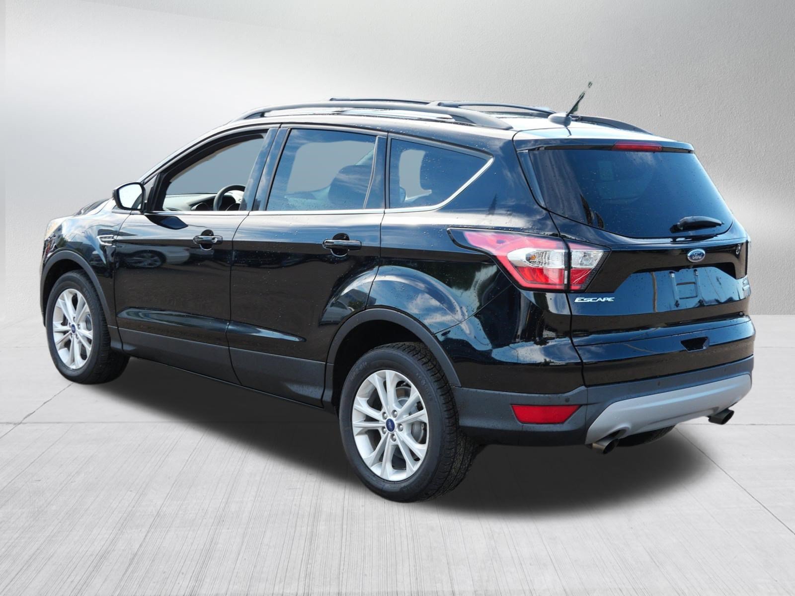 Certified 2017 Ford Escape SE w/ Equipment Group 201A AWD/4WD image 5
