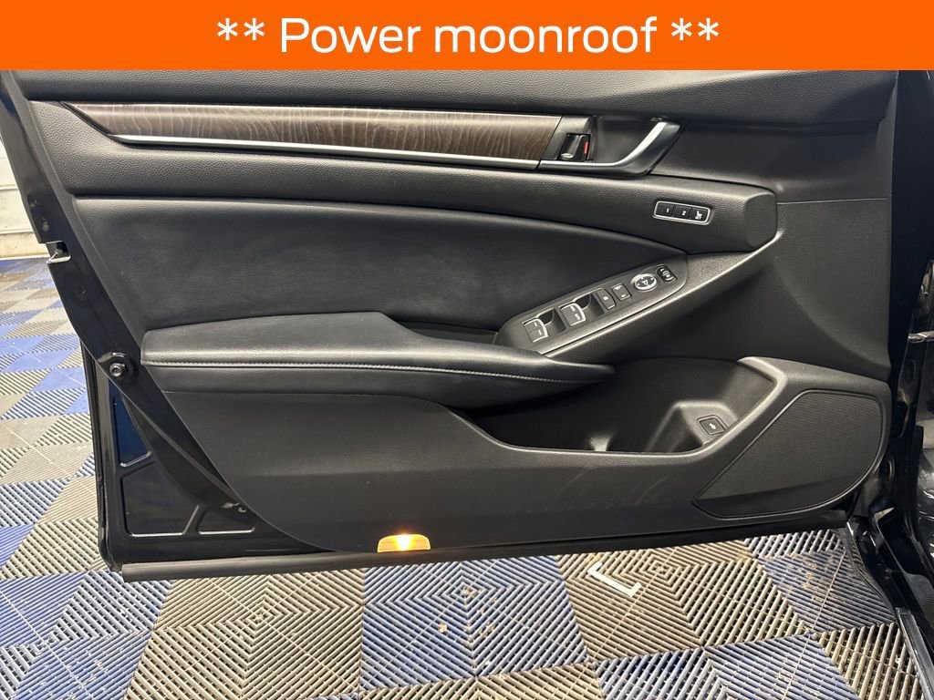 Used 2018 Honda Accord Touring image 14