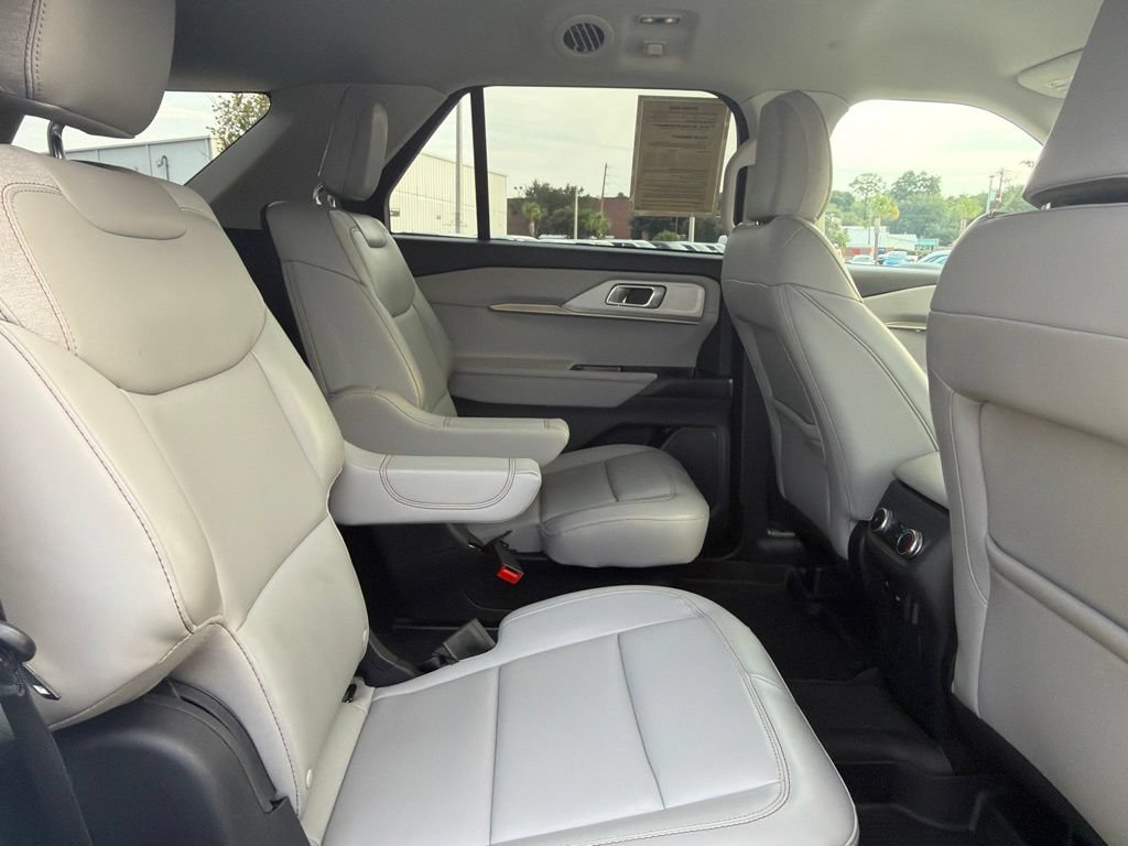 Certified 2025 Ford Explorer Active w/ Active Comfort Package RWD image 29