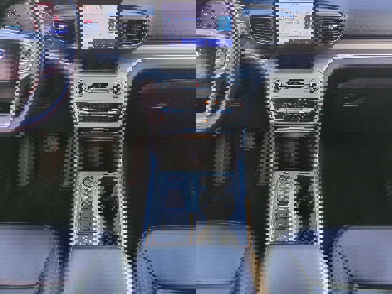 Certified 2022 Ford Explorer XLT w/ Equipment Group 202A image 19