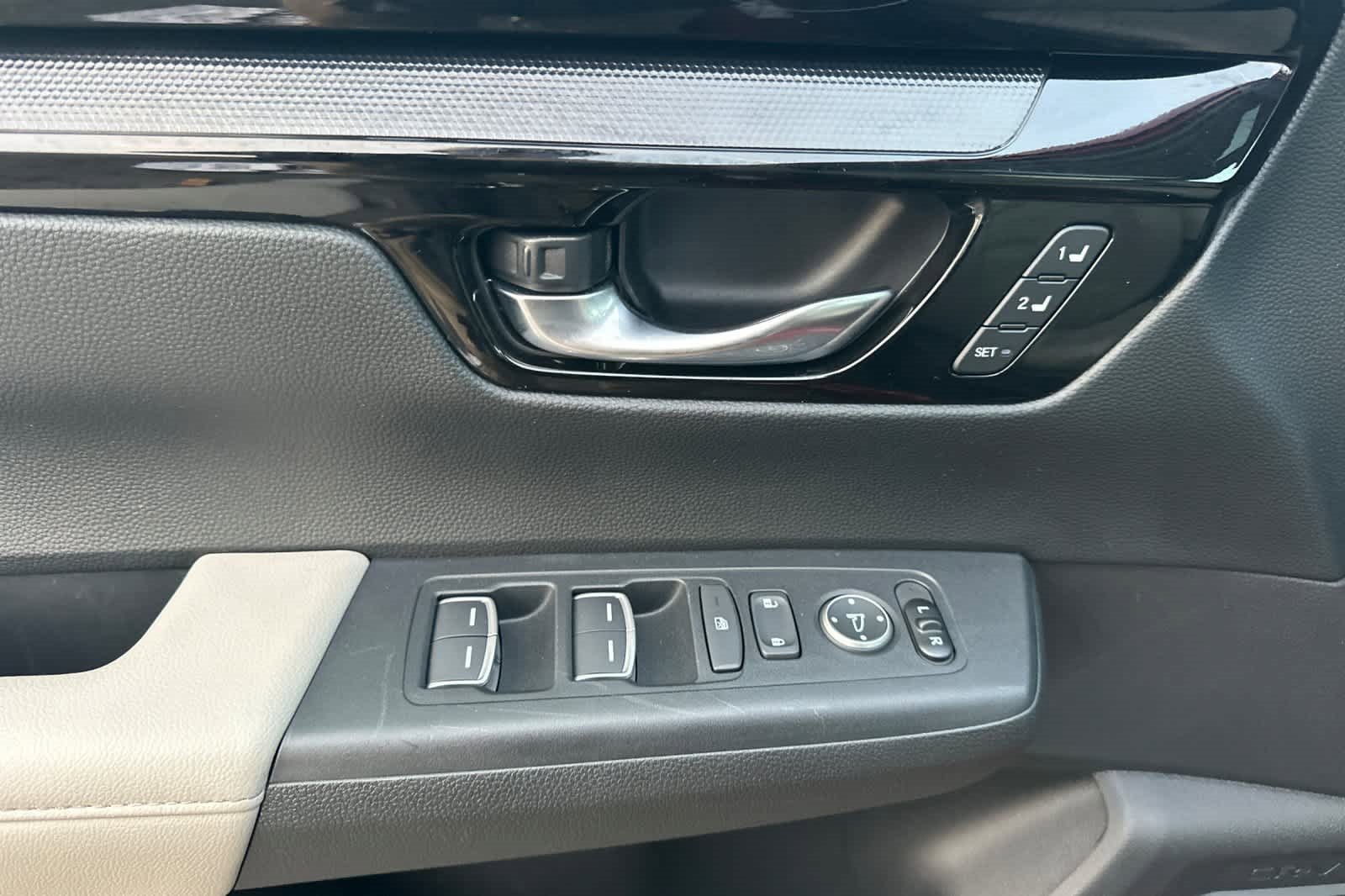 Used 2025 Honda CR-V EX-L image 12
