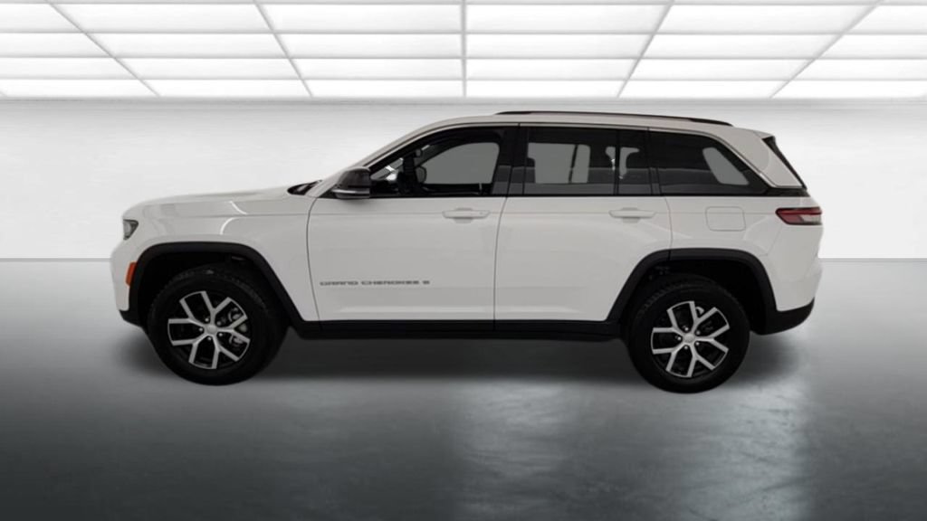 Used 2024 Jeep Grand Cherokee Limited AWD/4WD image 5