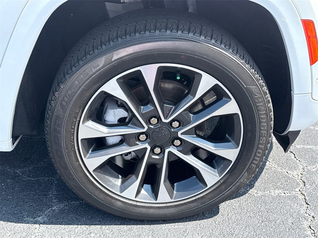 Used 2023 Jeep Grand Cherokee Overland w/ Luxury Tech Group IV image 12