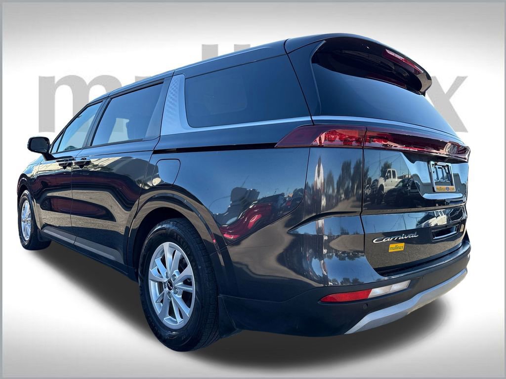 Used 2022 Kia Carnival LX video 2