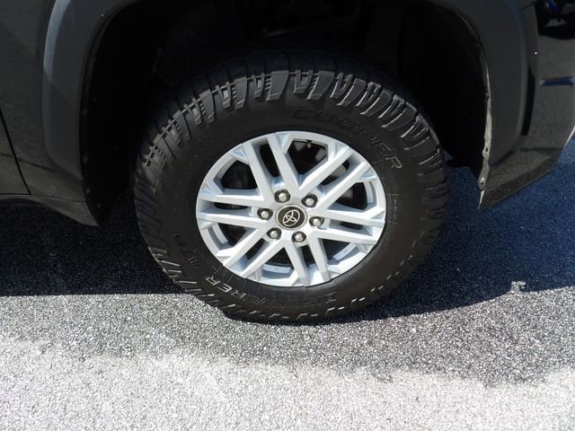 Used 2022 Toyota Tundra SR5 w/ SR5 Convenience Package AWD/4WD image 9