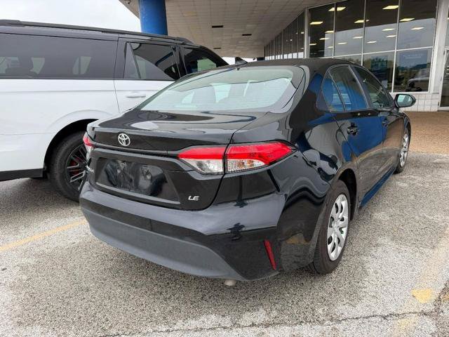 Used 2024 Toyota Corolla LE FWD image 3