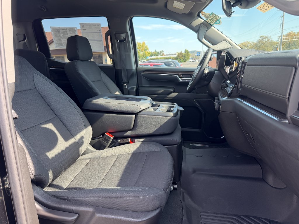 Used 2024 Chevrolet Silverado 1500 RST AWD/4WD image 23