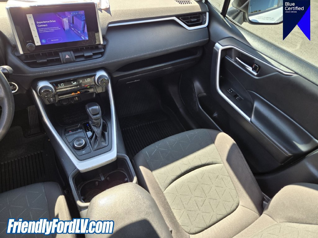 Used 2024 Toyota RAV4 XLE AWD/4WD image 16