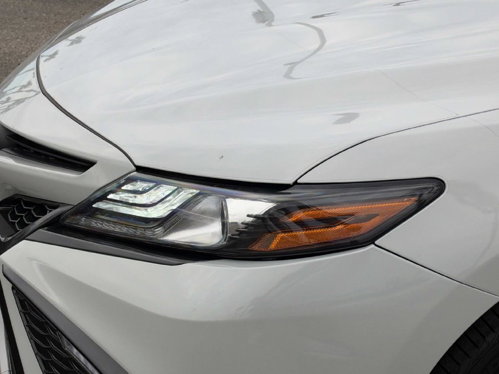 Used 2022 Toyota Camry XSE FWD image 10