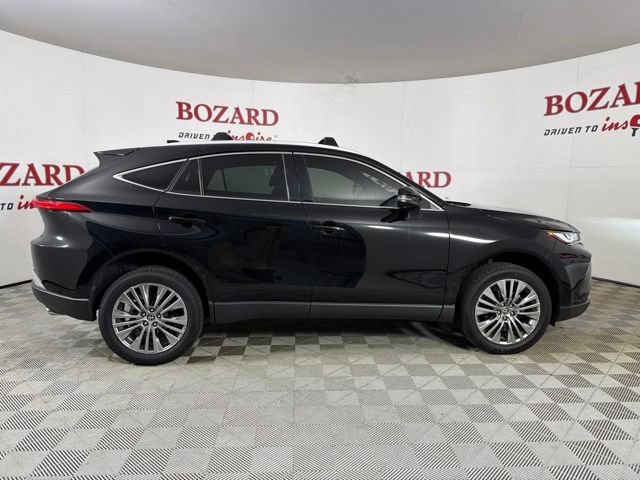 Used 2024 Toyota Venza XLE AWD/4WD image 9