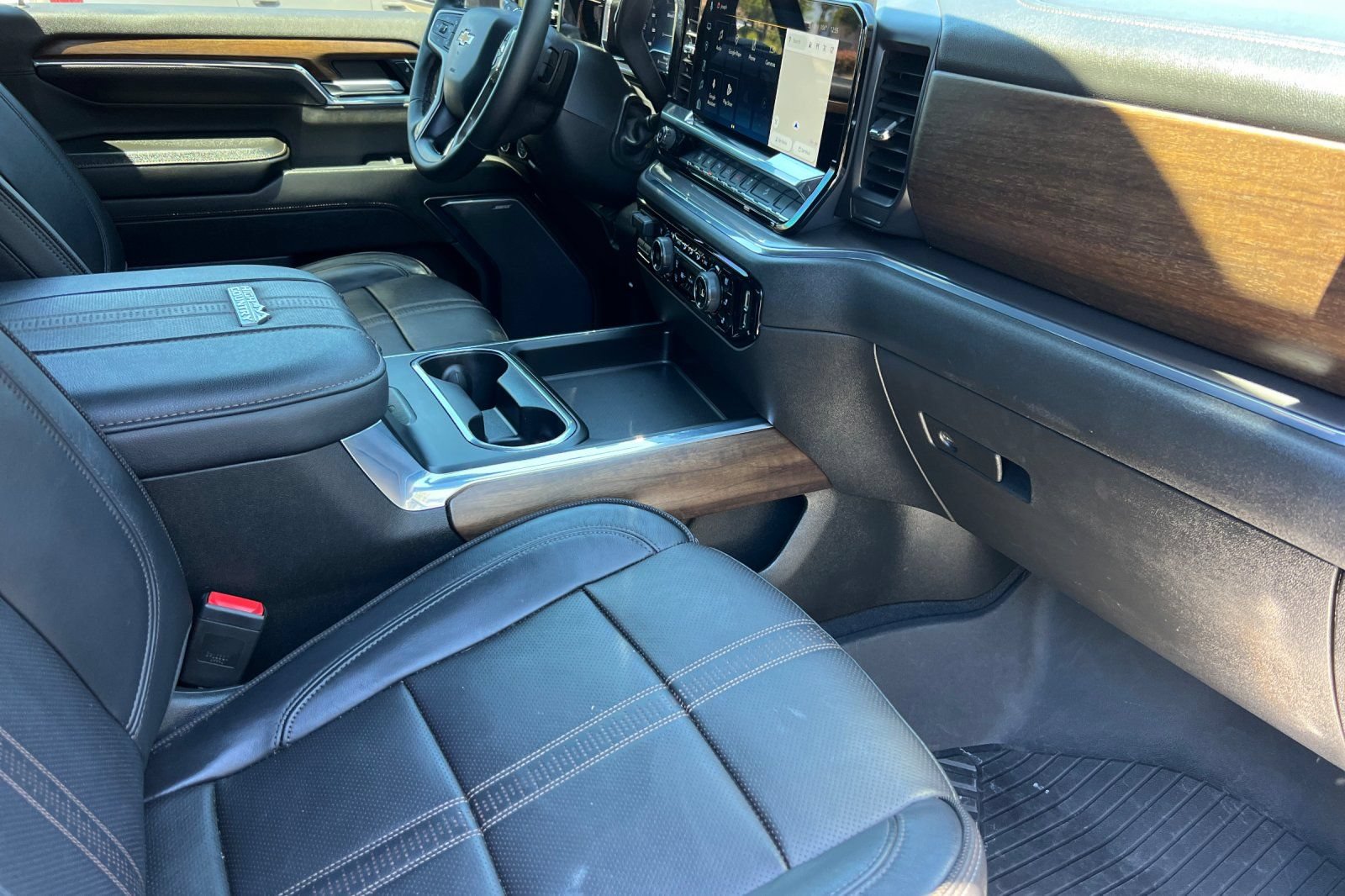 Used 2024 Chevrolet Silverado 2500 High Country AWD/4WD image 17