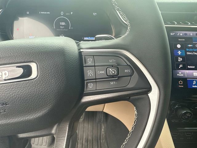 Used 2025 Jeep Grand Cherokee L Limited w/ Black Appearance Package image 34