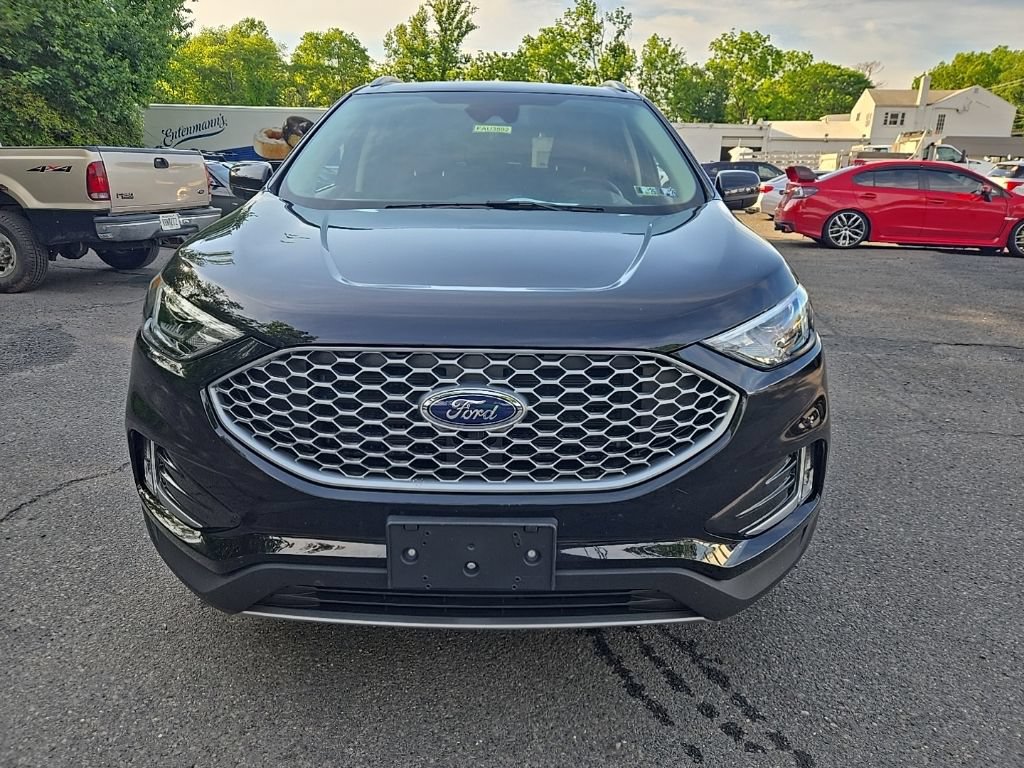 Certified 2023 Ford Edge SEL w/ Convenience Package AWD/4WD image 2