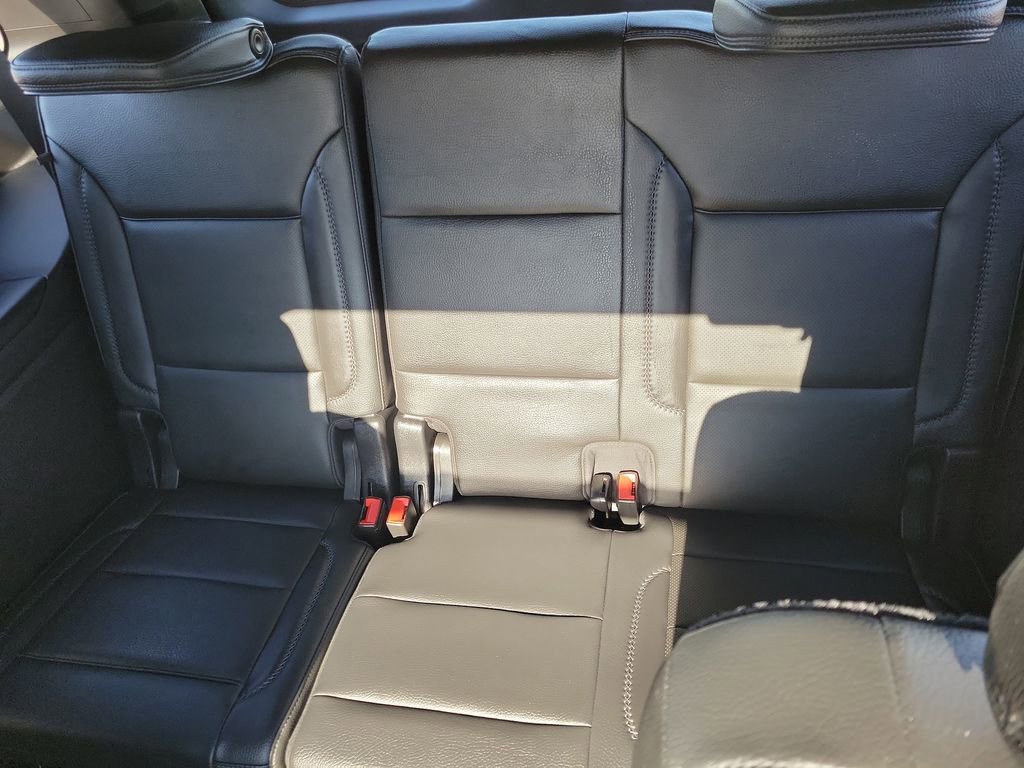 Used 2021 GMC Yukon Denali w/ Denali Premium Package AWD/4WD image 12