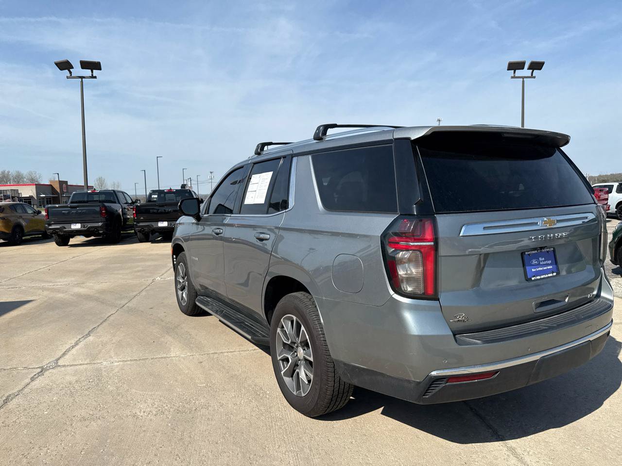 Used 2023 Chevrolet Tahoe LT w/ Luxury Package AWD/4WD image 11