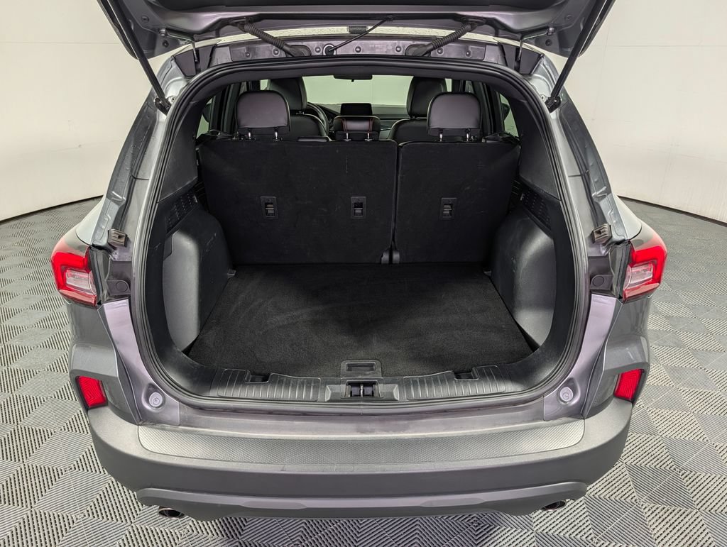 Certified 2025 Ford Escape ST-Line FWD image 6