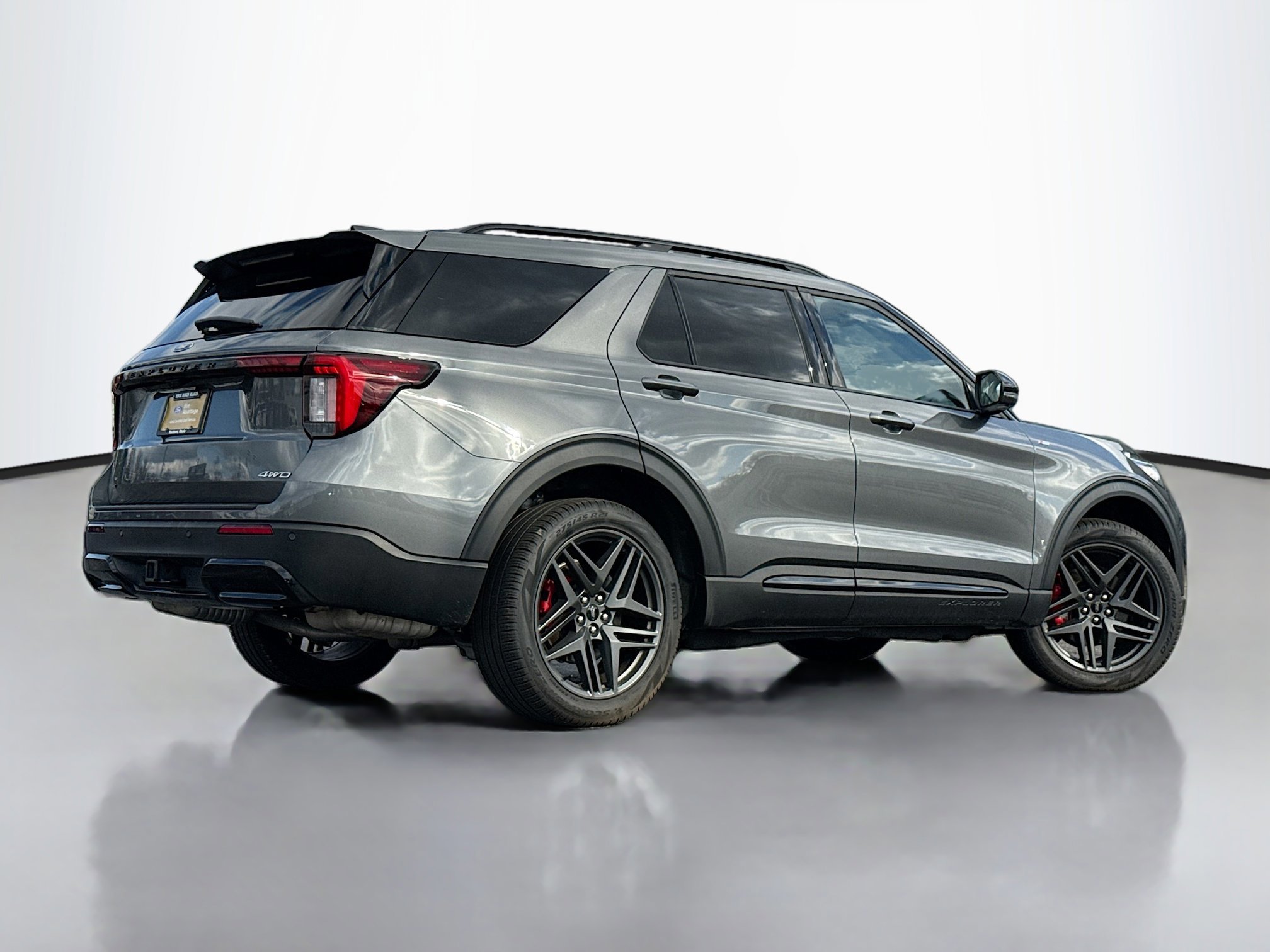 Certified 2025 Ford Explorer ST-Line w/ Premium Package AWD/4WD image 3