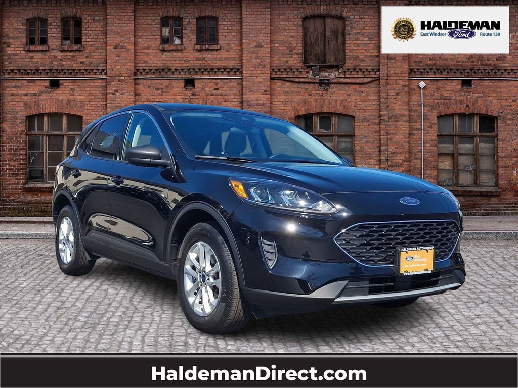 Certified 2022 Ford Escape SE w/ Cold Weather Package AWD/4WD image 7