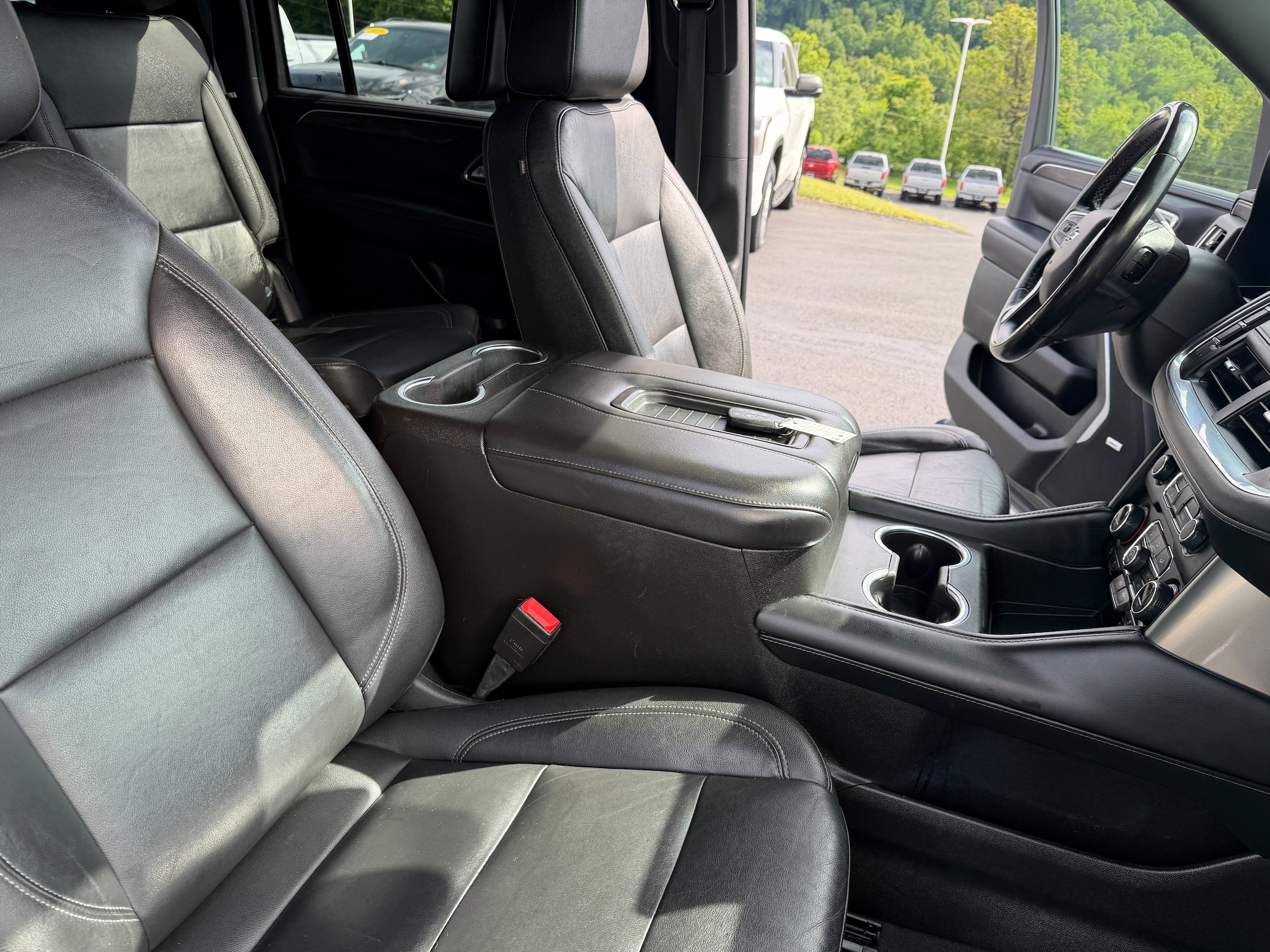 Used 2021 Chevrolet Suburban Z71 w/ Rear Media and Nav Package AWD/4WD image 21