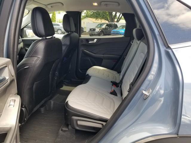 Certified 2023 Ford Escape Platinum w/ Premium Technology Package AWD/4WD image 15