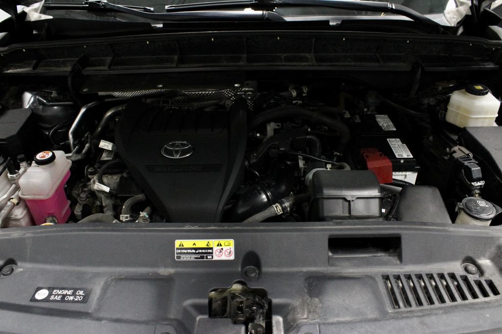 Used 2023 Toyota Highlander AWD image 16
