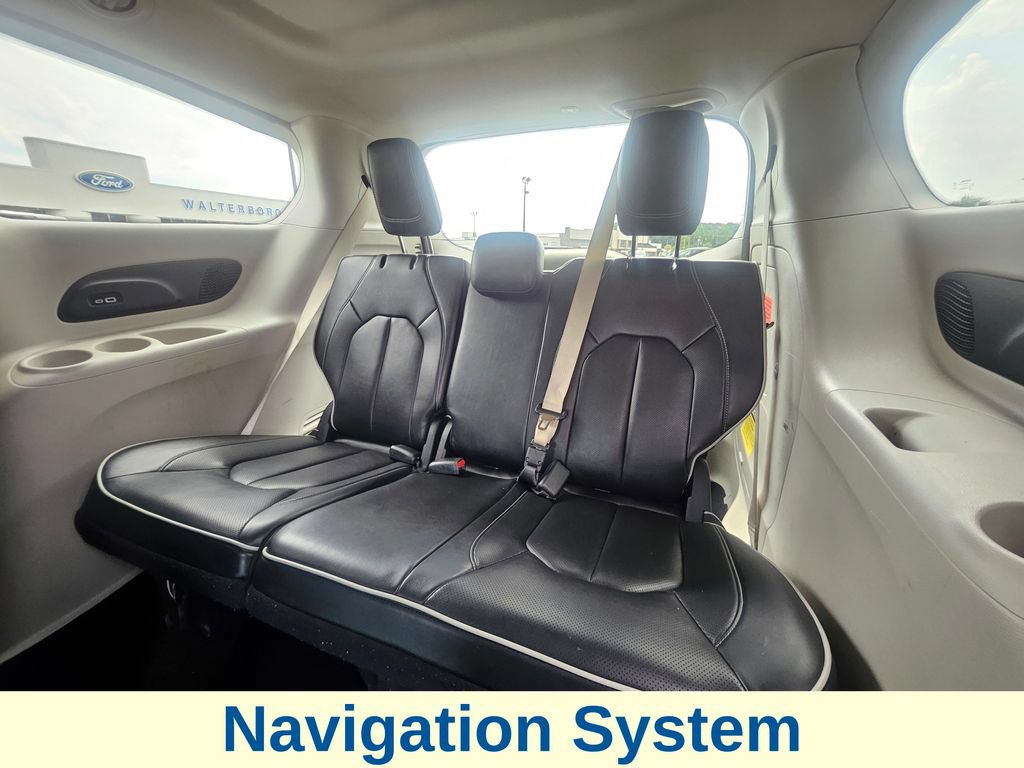 Used 2023 Chrysler Pacifica Limited FWD image 17