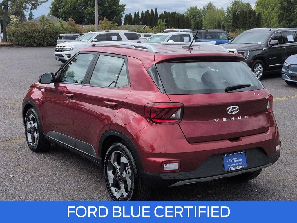 Used 2024 Hyundai Venue SEL FWD image 3