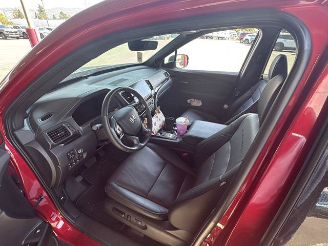 Used 2025 Honda Ridgeline Black Edition image 3
