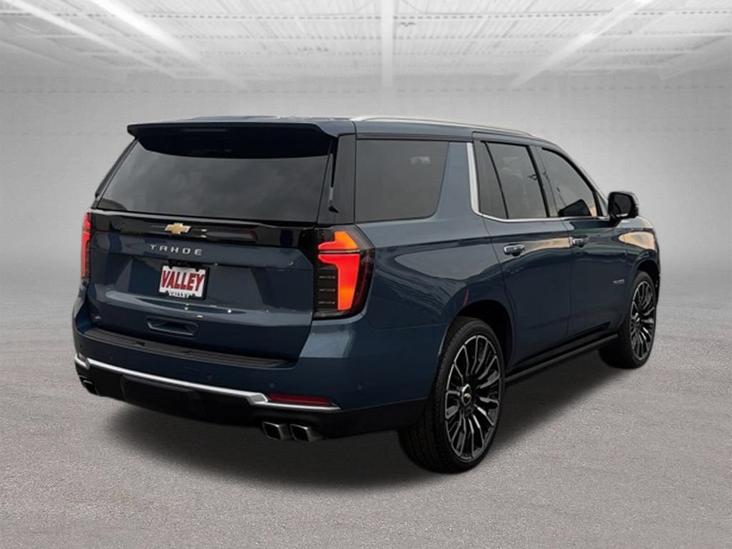 Used 2025 Chevrolet Tahoe High Country AWD/4WD image 12
