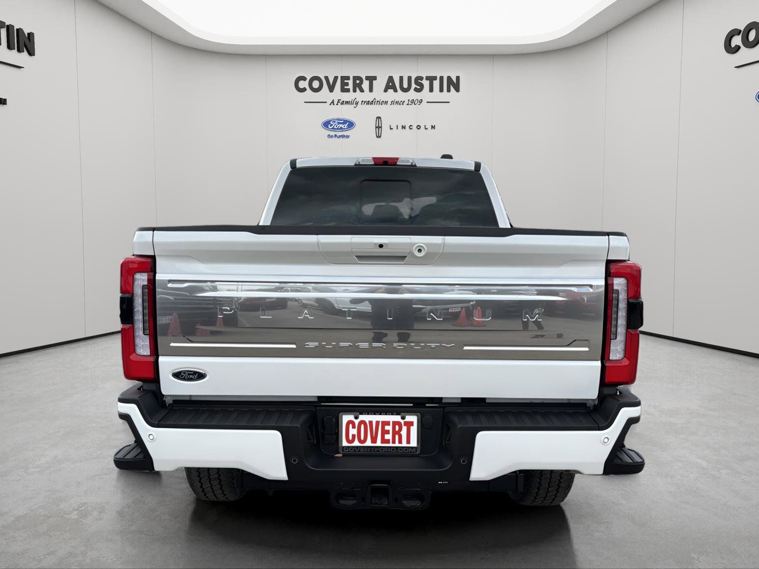 Certified 2026 Ford F350 Platinum w/ Platinum Plus Package image 4