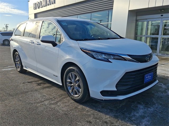 Used 2021 Toyota Sienna LE image 6