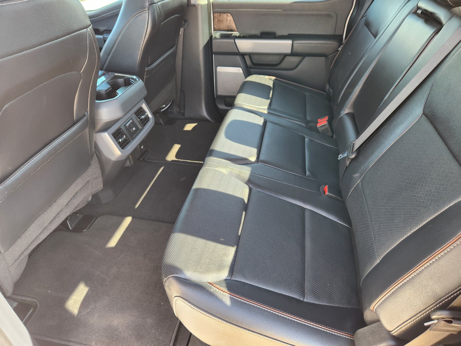 Certified 2024 Ford F250 Lariat w/ Lariat Ultimate Package AWD/4WD image 30