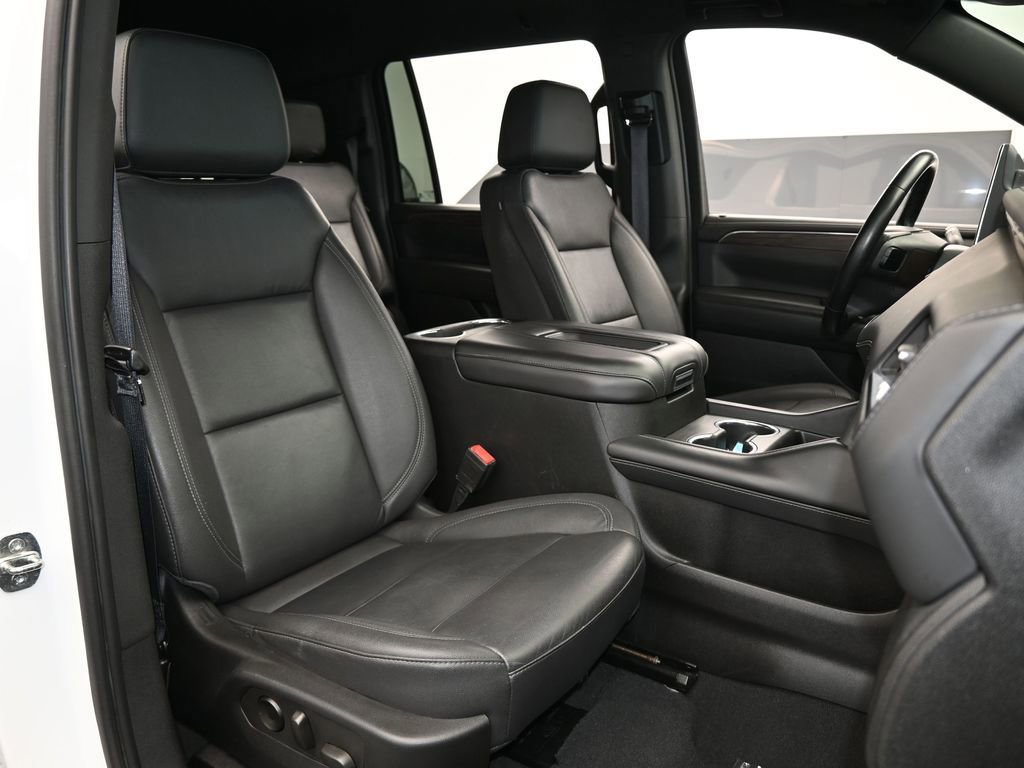 Used 2023 Chevrolet Suburban LT image 55