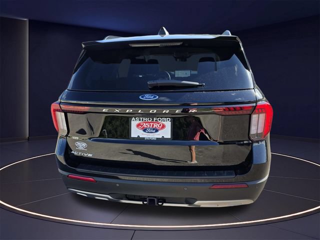 Certified 2025 Ford Explorer Active w/ Active Comfort Package RWD image 5