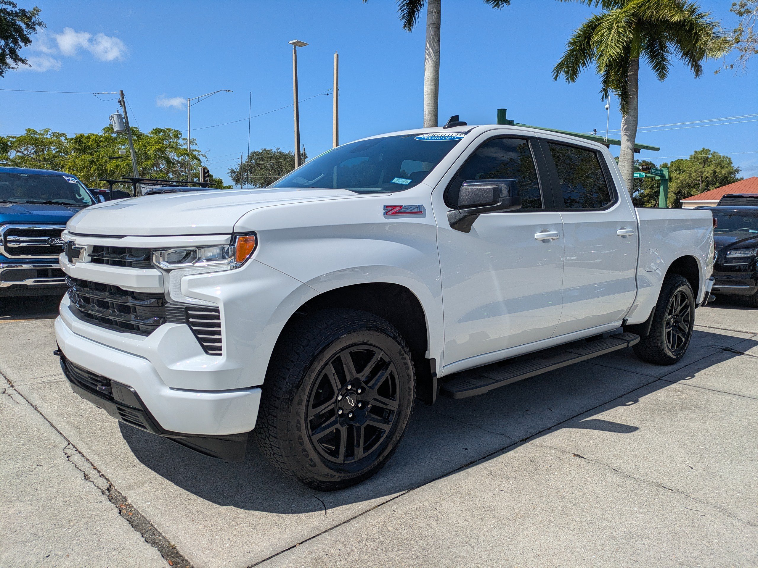 Used 2025 Chevrolet Silverado 1500 RST w/ Convenience Package II AWD/4WD image 7