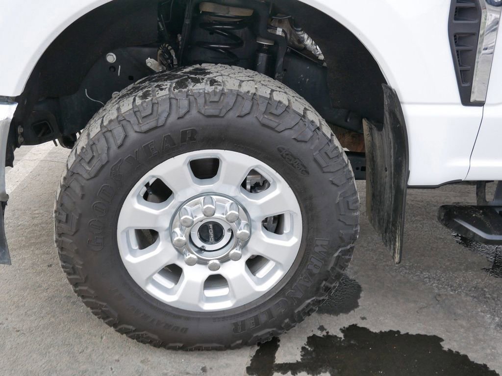 Certified 2024 Ford F350 XLT w/ FX4 Off-Road Package image 6