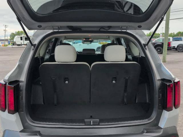 Used 2023 Kia Sorento S AWD/4WD image 9
